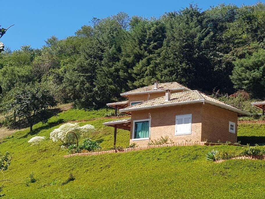 Recanto Dos Beija Flores, Chale Lantana C Monte Alegre do Sul Eksteriør billede