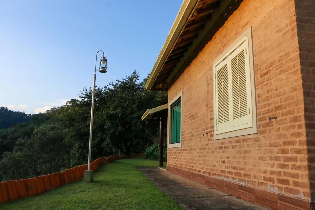 Recanto Dos Beija Flores, Chale Lantana C Monte Alegre do Sul Eksteriør billede
